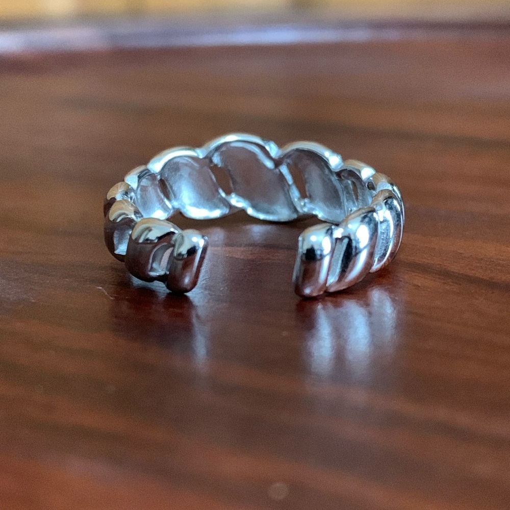 New Titanium Steel Minimalist Ring - Picture 3 of 4